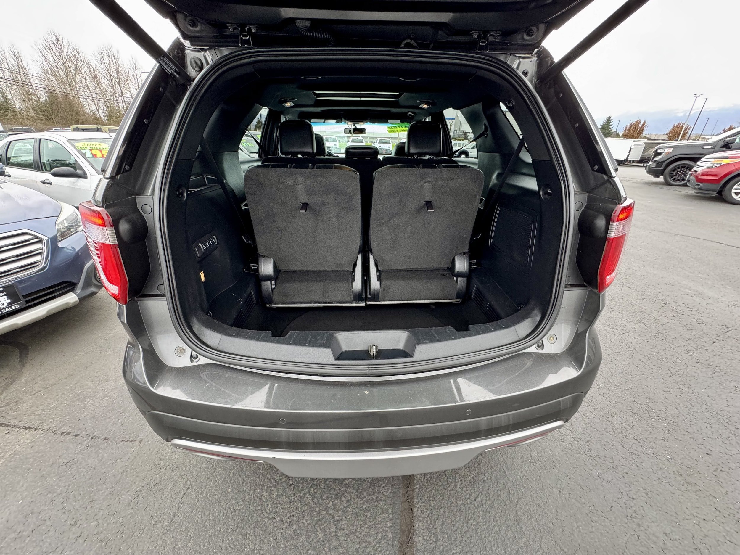 Used 2017 Ford Explorer Limited AWD/4WD image 6