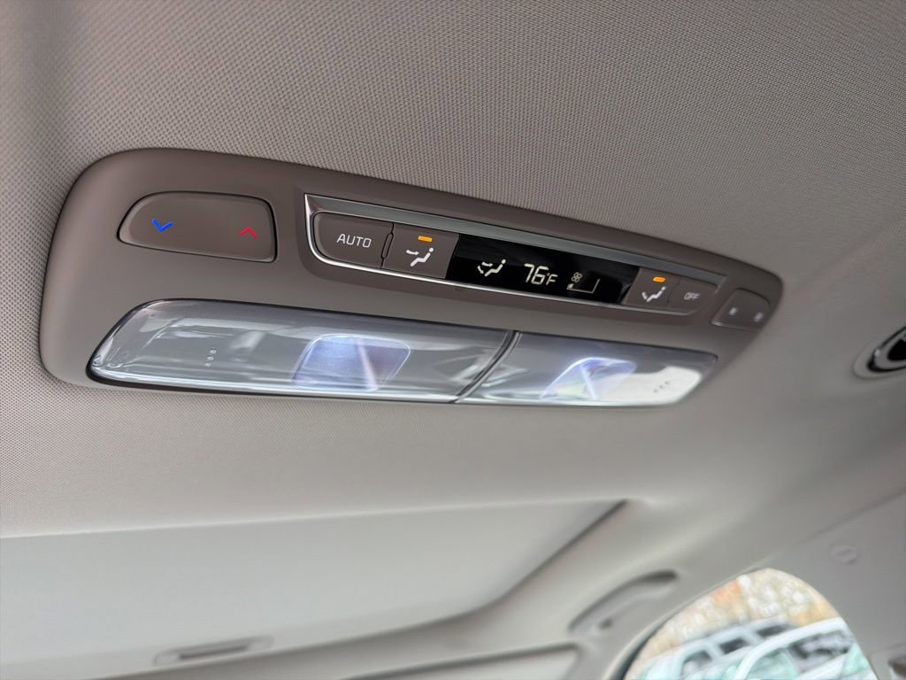 Used 2024 Kia Telluride EX w/ EX Captain's Chair Package image 24