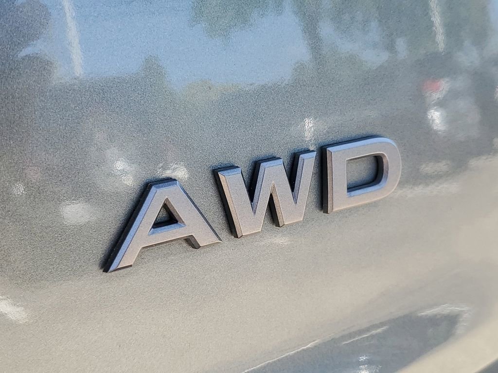 Used 2024 Nissan Rogue S image 6