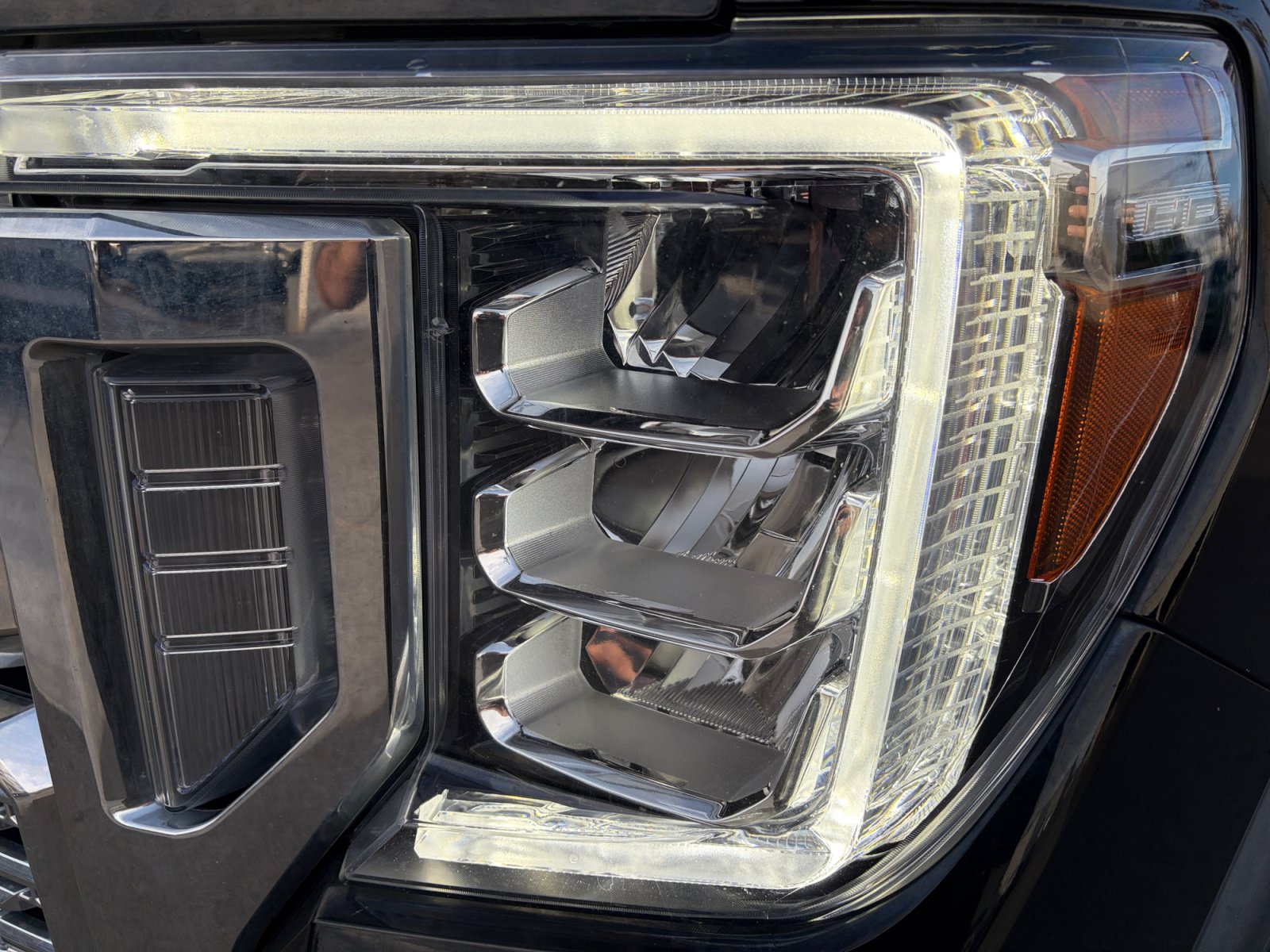 Used 2021 GMC Sierra 2500 Denali w/ Denali Ultimate Package AWD/4WD image 9
