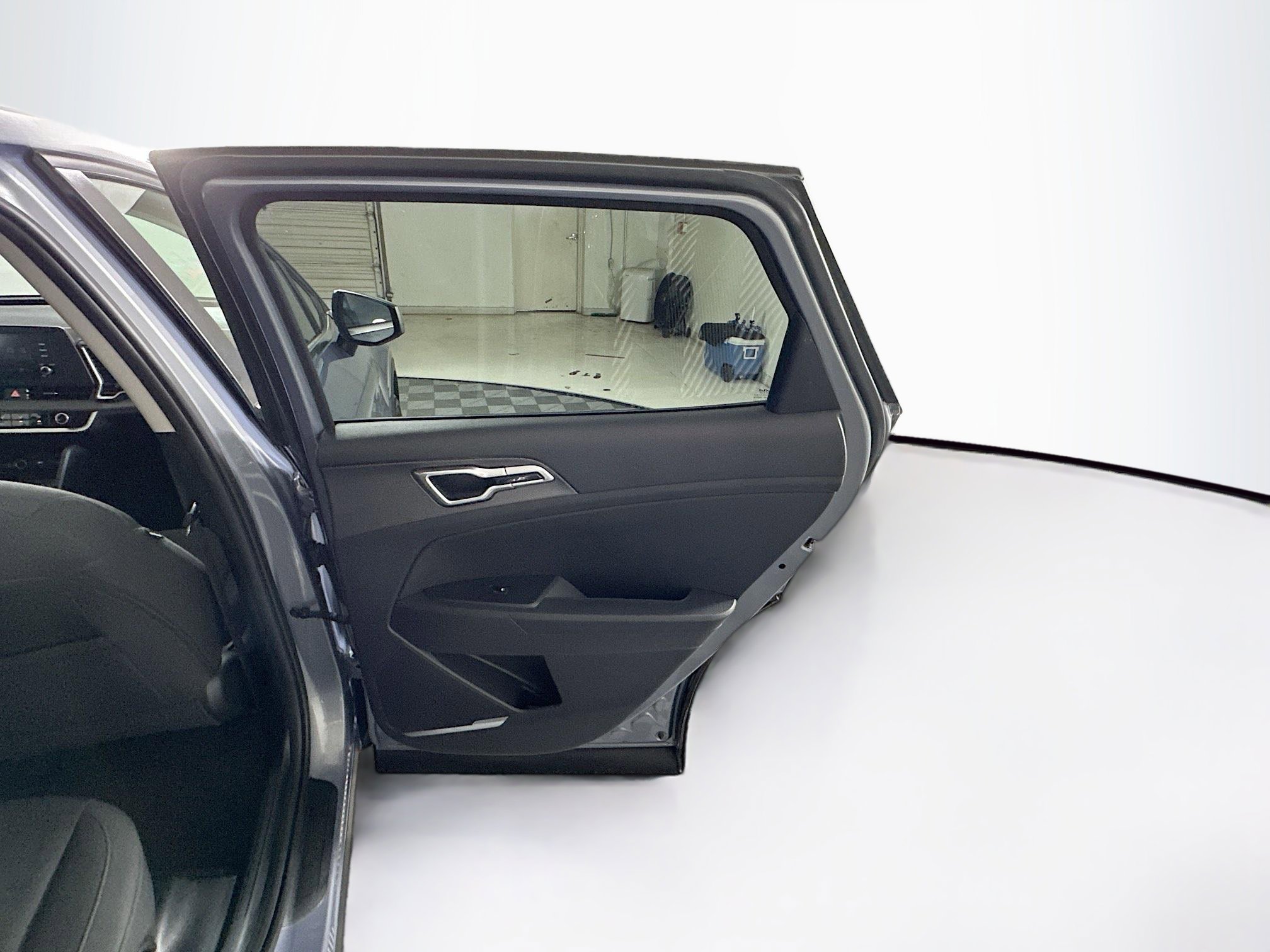 Used 2025 Kia Sportage LX image 29