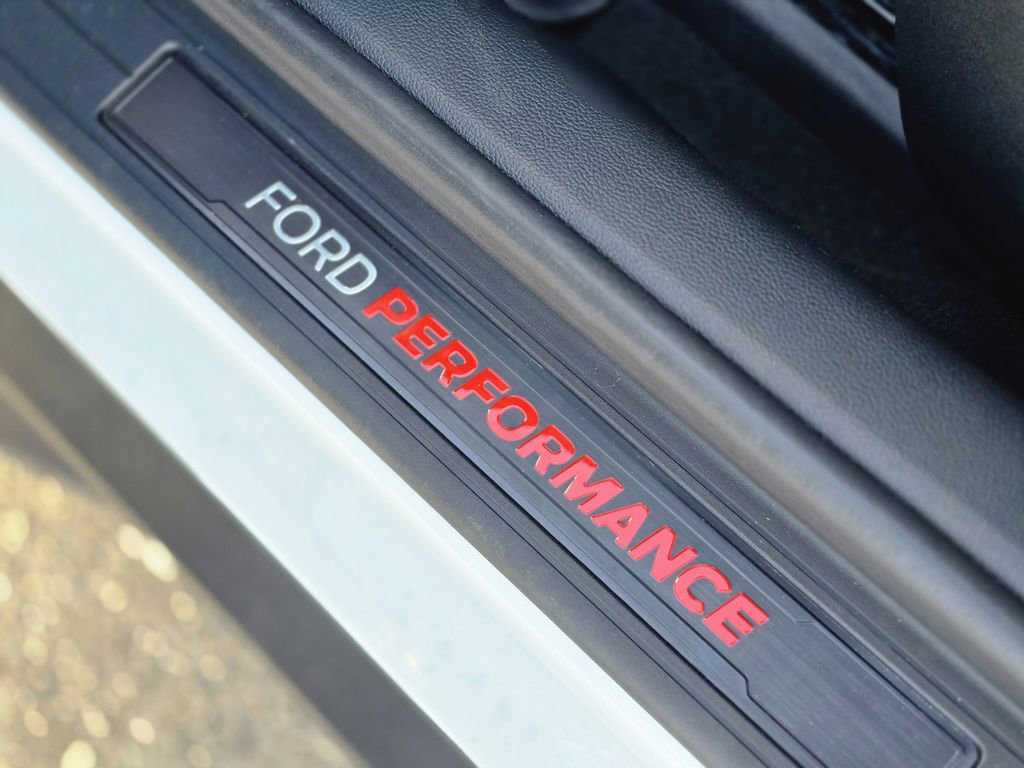 Used 2022 Ford Mustang Shelby GT500 w/ Carbon Fiber Track Pack image 19