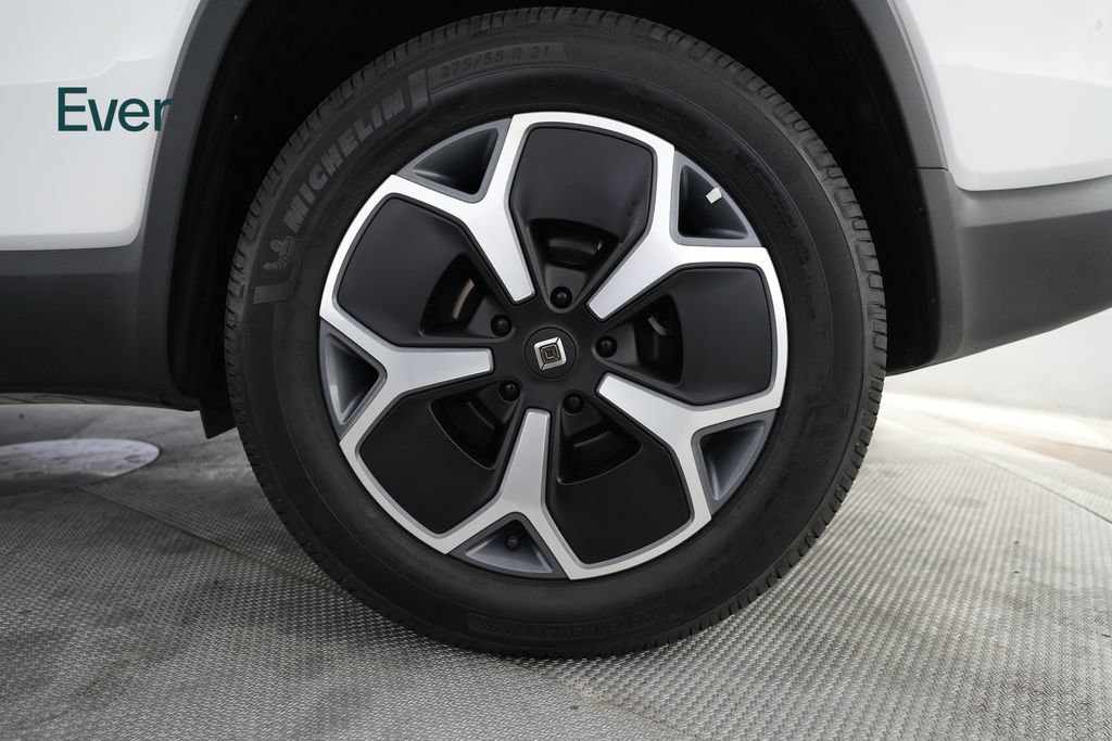 Used 2024 Rivian R1S Adventure AWD/4WD image 9