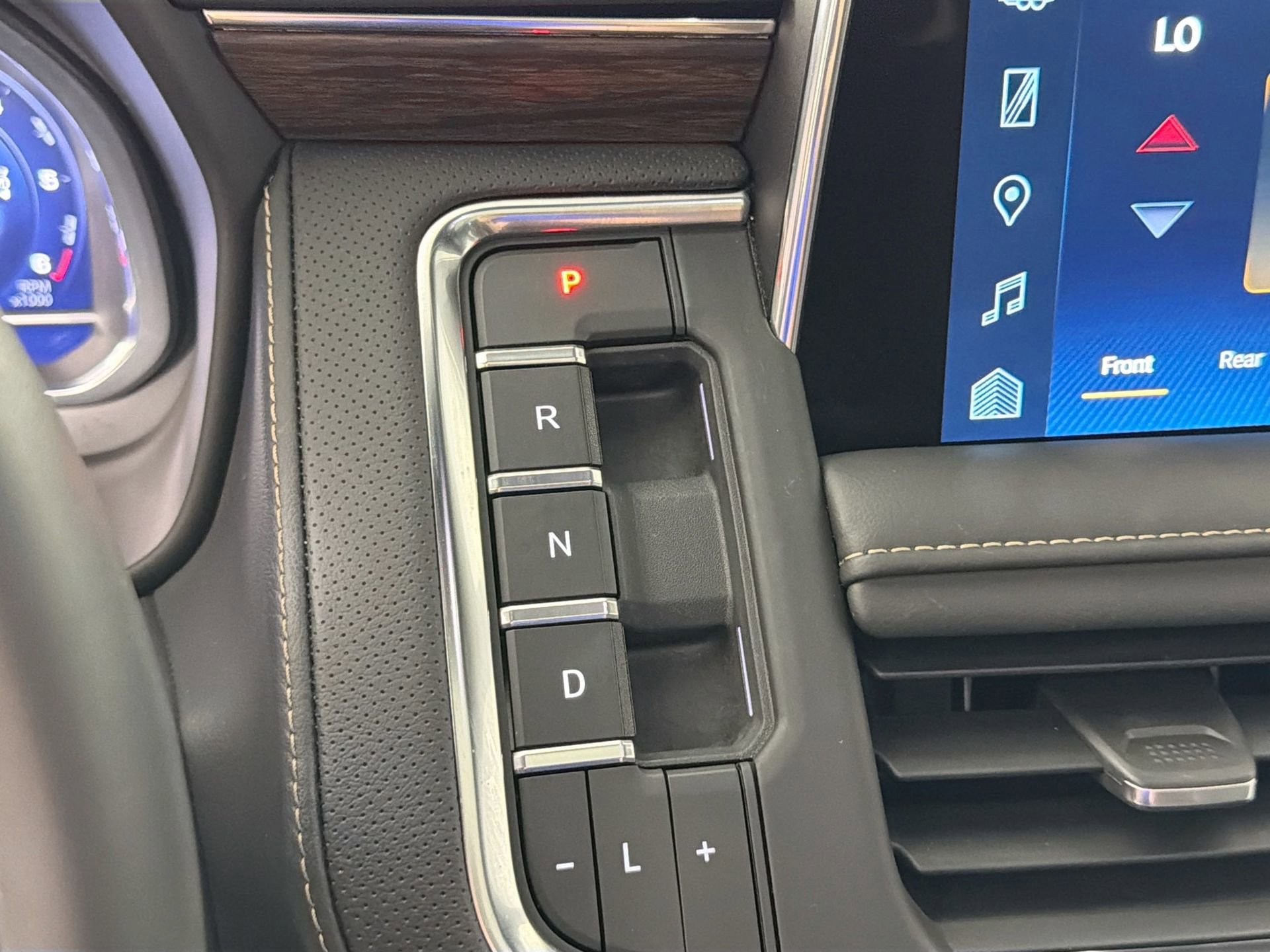 Used 2023 Chevrolet Tahoe Premier image 17