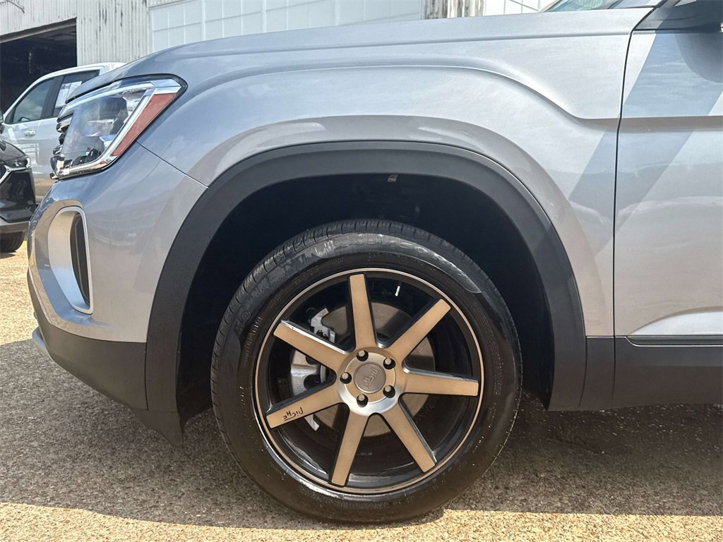 Used 2025 Volkswagen Atlas SE image 5