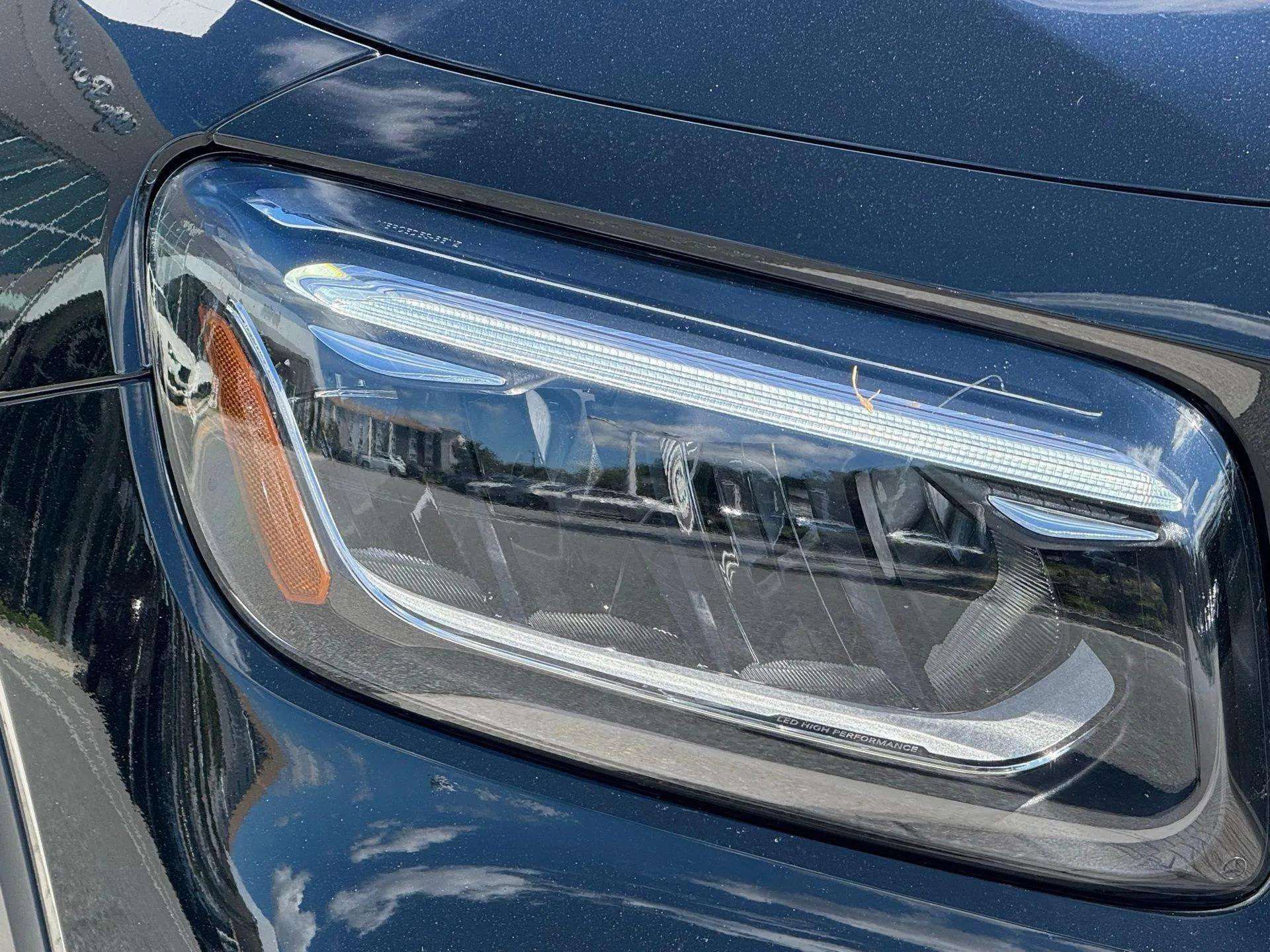 Used 2025 Mercedes-Benz GLB 250 GLB 250 image 9