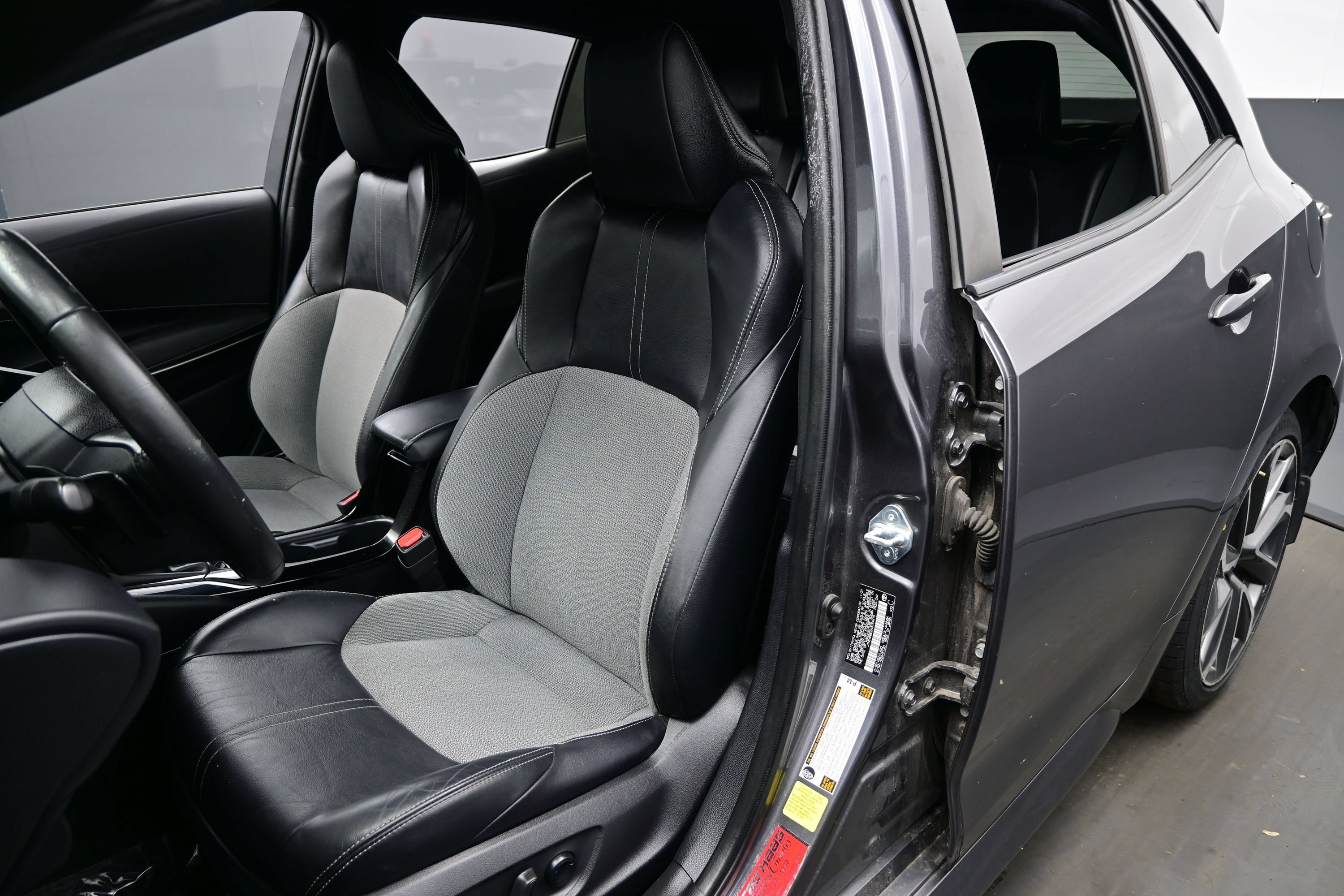 Used 2022 Toyota Corolla XSE FWD image 12