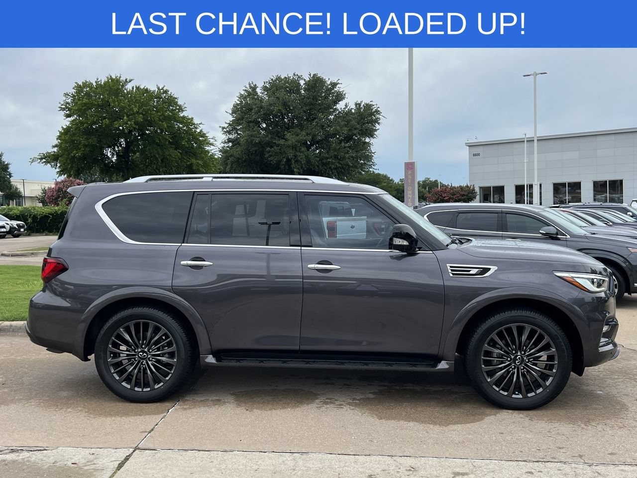 Used 2023 INFINITI QX80 Premium Select w/ Cargo Package RWD image 3