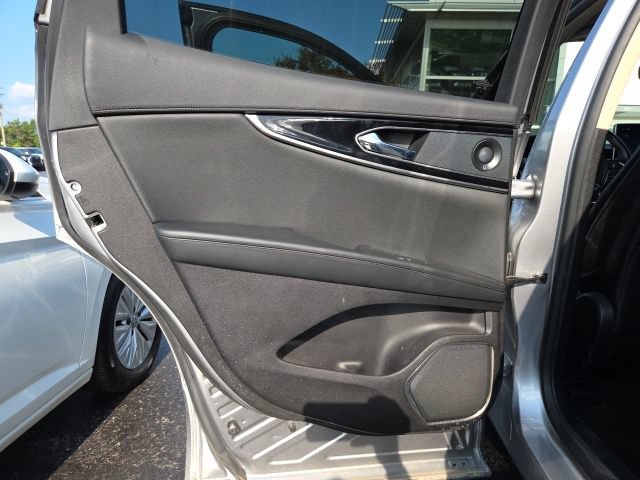 Used 2021 Lincoln Nautilus Reserve FWD image 12