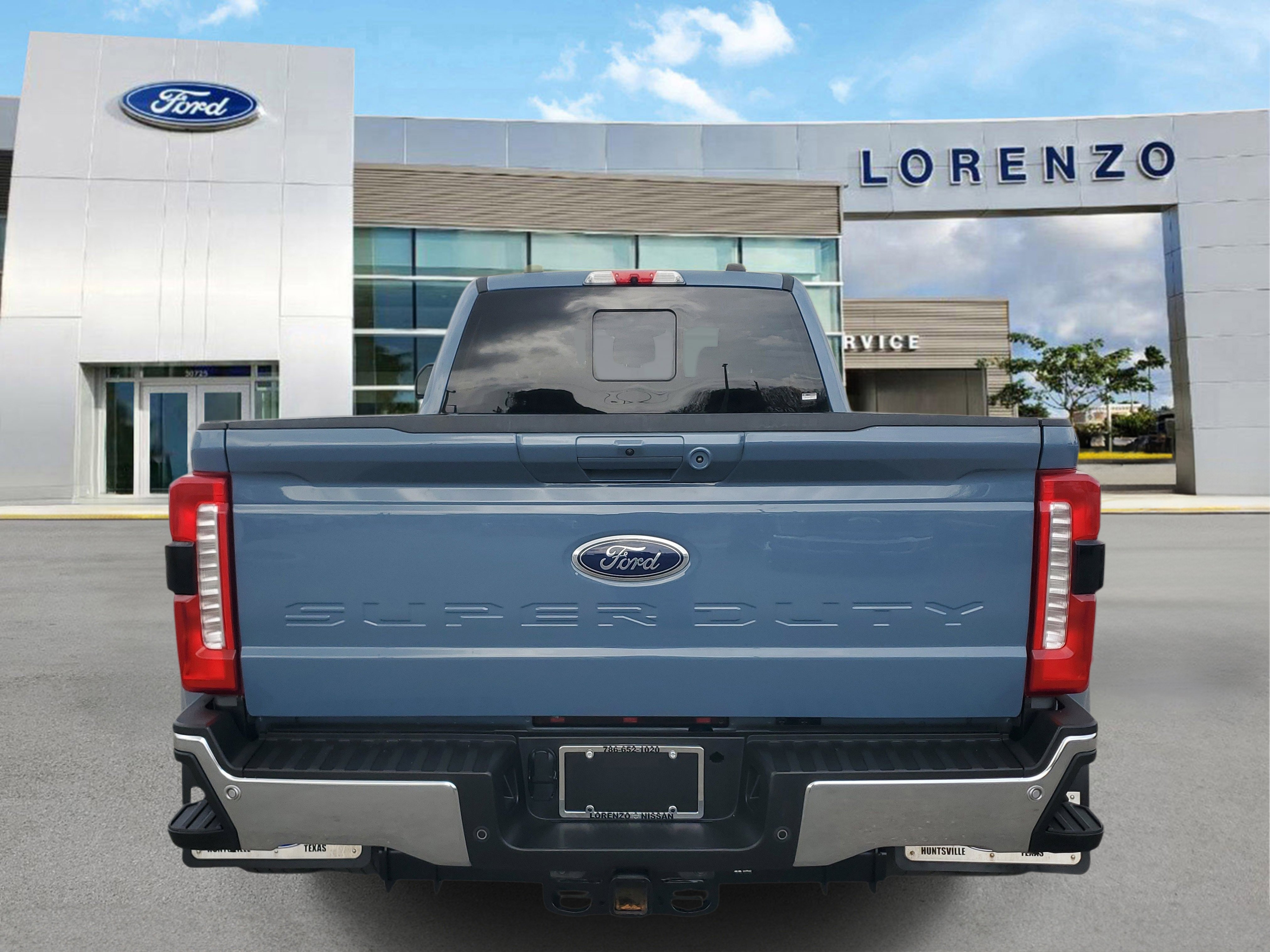 Used 2023 Ford F350 Lariat w/ Lariat Ultimate Package image 4