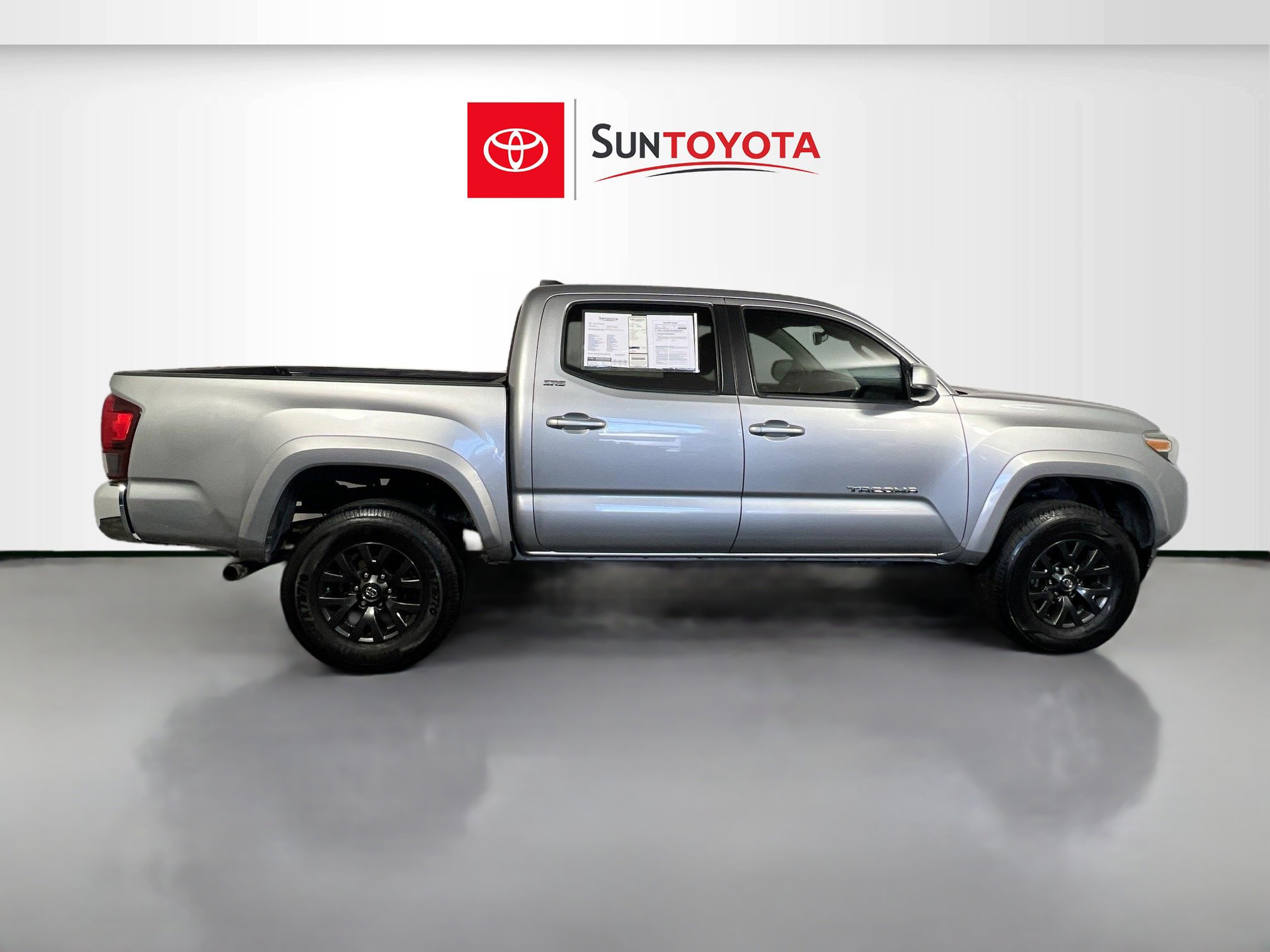Used 2021 Toyota Tacoma SR5 image 2
