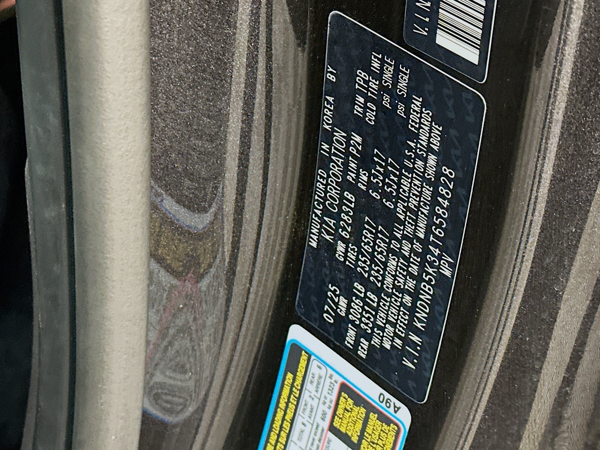 Used 2026 Kia Carnival FWD image 12