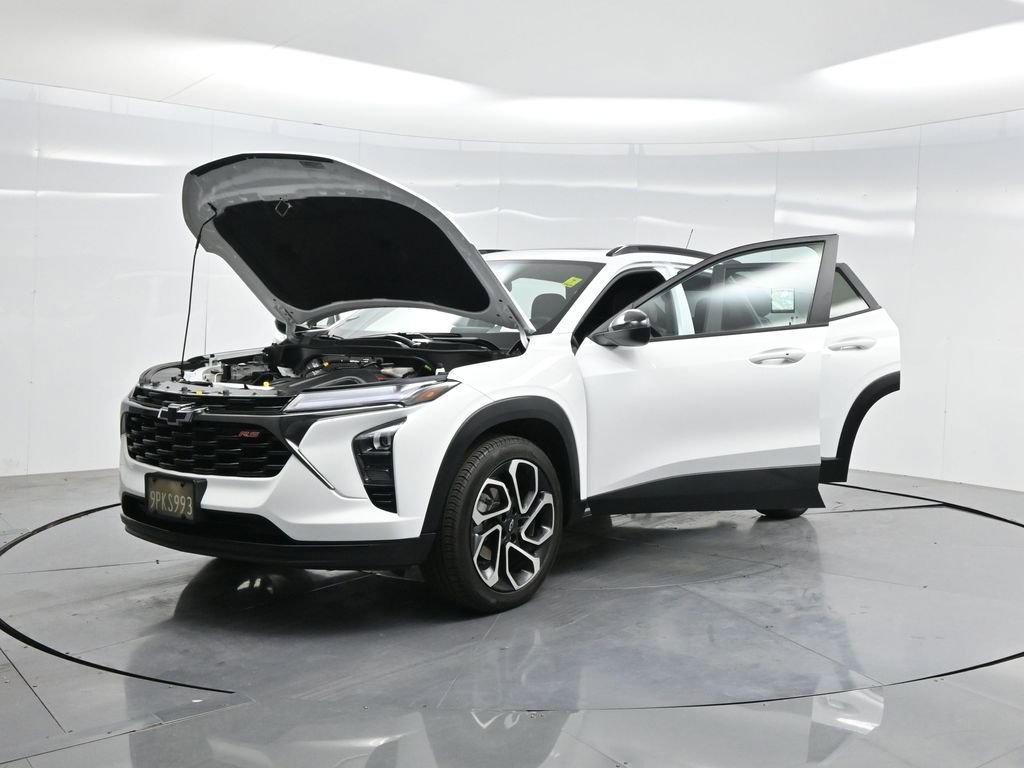 Used 2024 Chevrolet Trax RS w/ Sunroof Package image 39