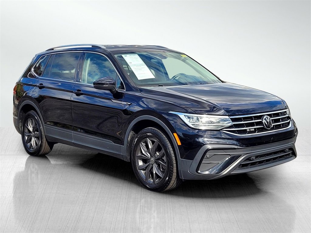 Used 2024 Volkswagen Tiguan SE image 3