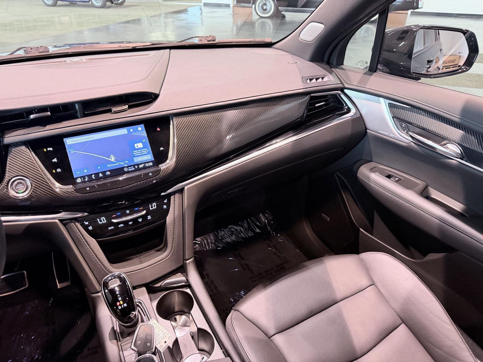 Used 2024 Cadillac XT6 Sport w/ Technology Package AWD/4WD image 40