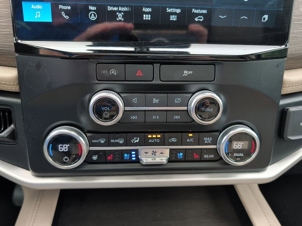 Used 2024 Ford Expedition Max Limited RWD image 14