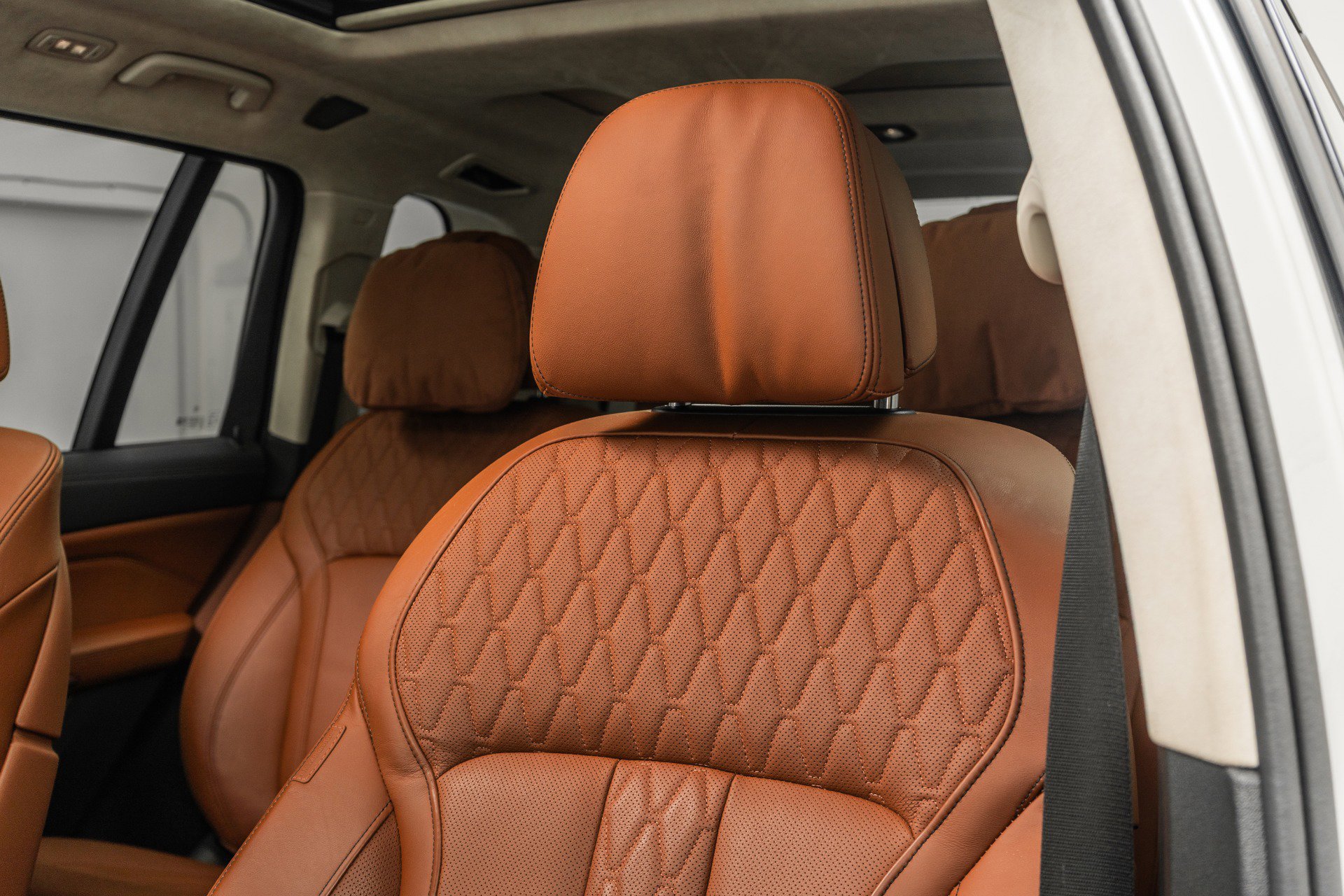 Used 2024 BMW ALPINA XB7 image 27