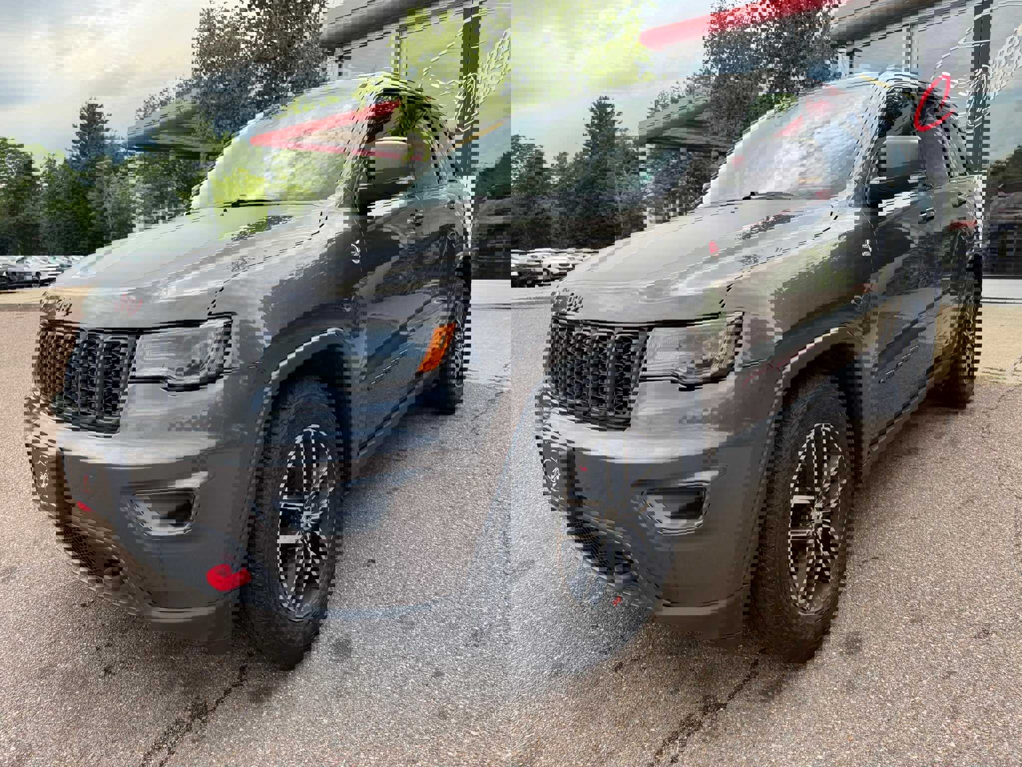 Used 2018 Jeep Grand Cherokee Trailhawk w/ Trailhawk Luxury Group