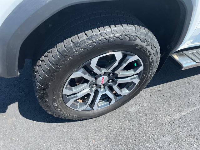 Used 2024 GMC Canyon AT4 w/ Canyon Safety Plus Package AWD/4WD image 9