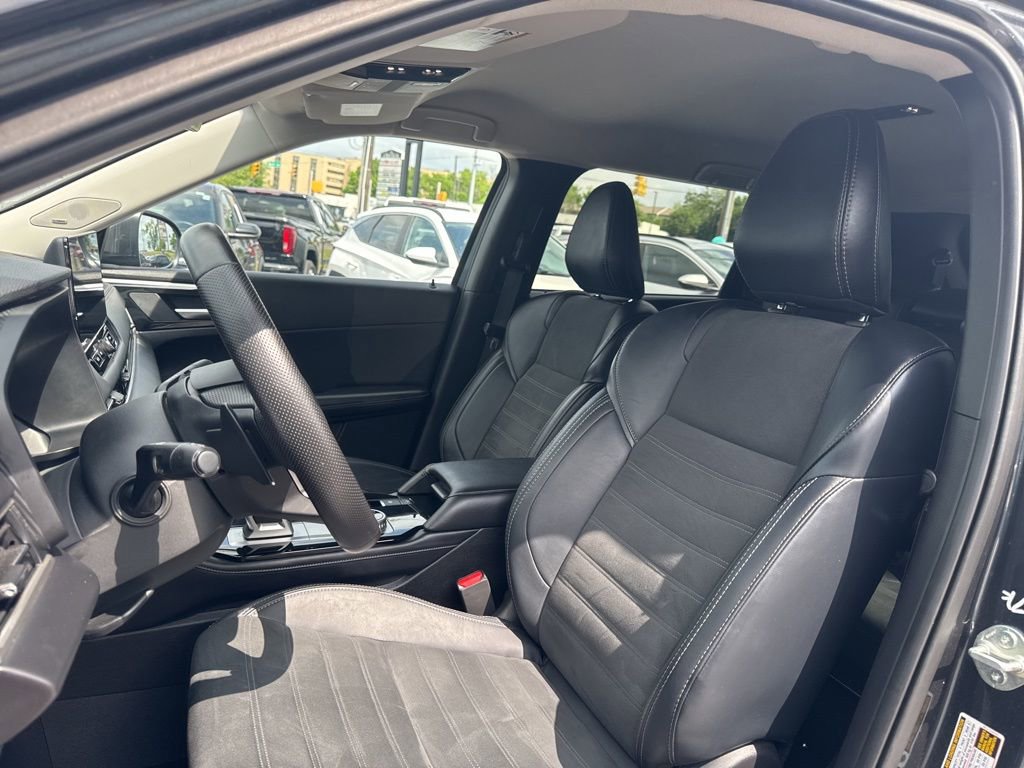 Used 2025 Mitsubishi Outlander SE FWD image 18