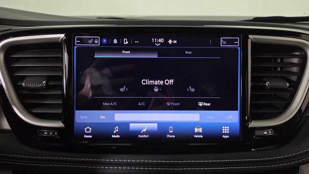 Used 2024 Chrysler Pacifica Touring-L FWD image 25