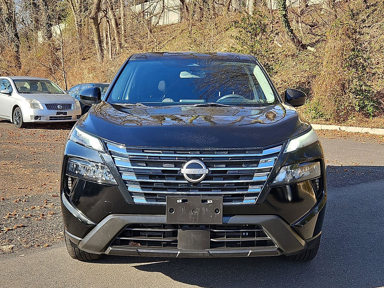 Certified 2024 Nissan Rogue SV AWD/4WD image 2