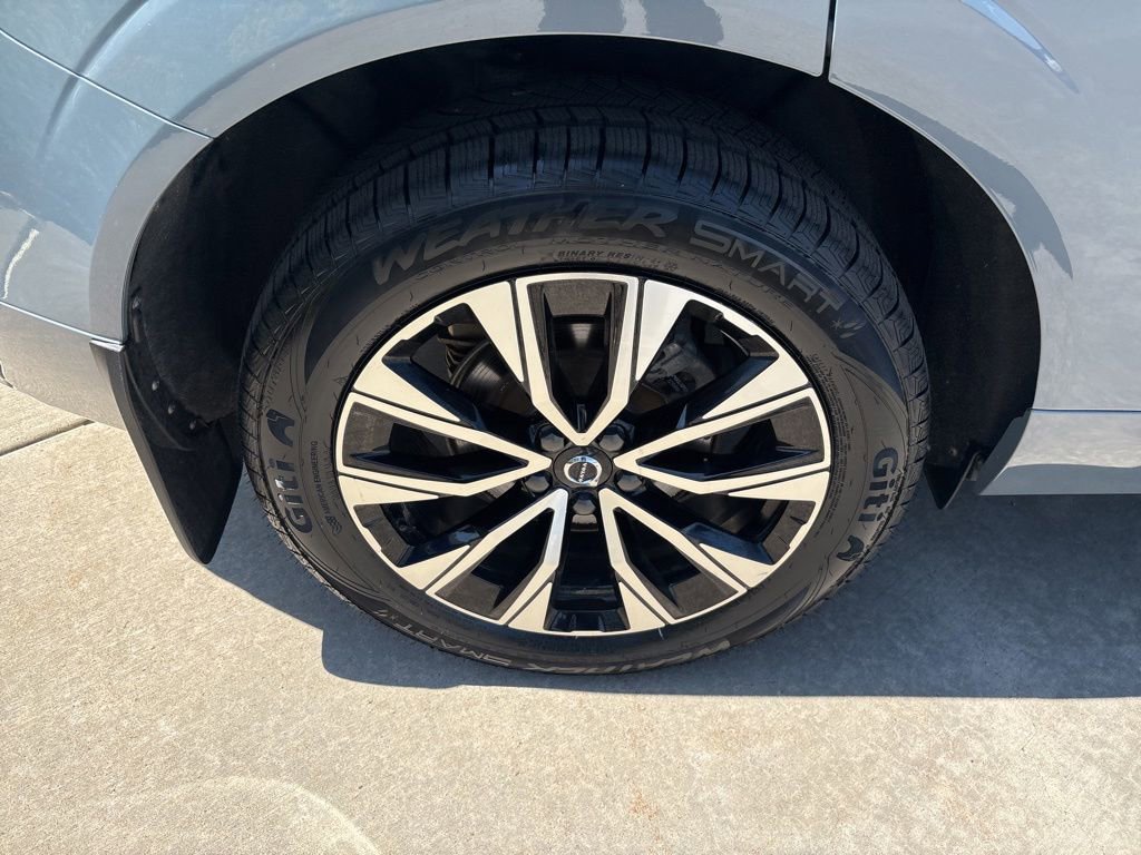 Certified 2023 Volvo XC60 B5 Core w/ Climate Package AWD/4WD image 15