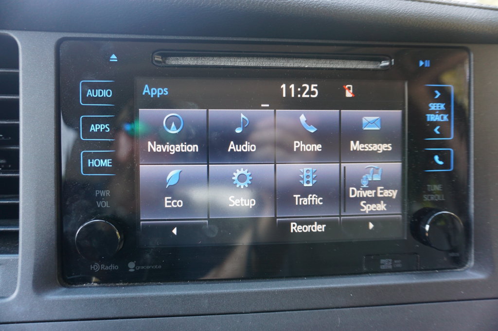 Used 2015 Toyota Sienna XLE Premium FWD image 12