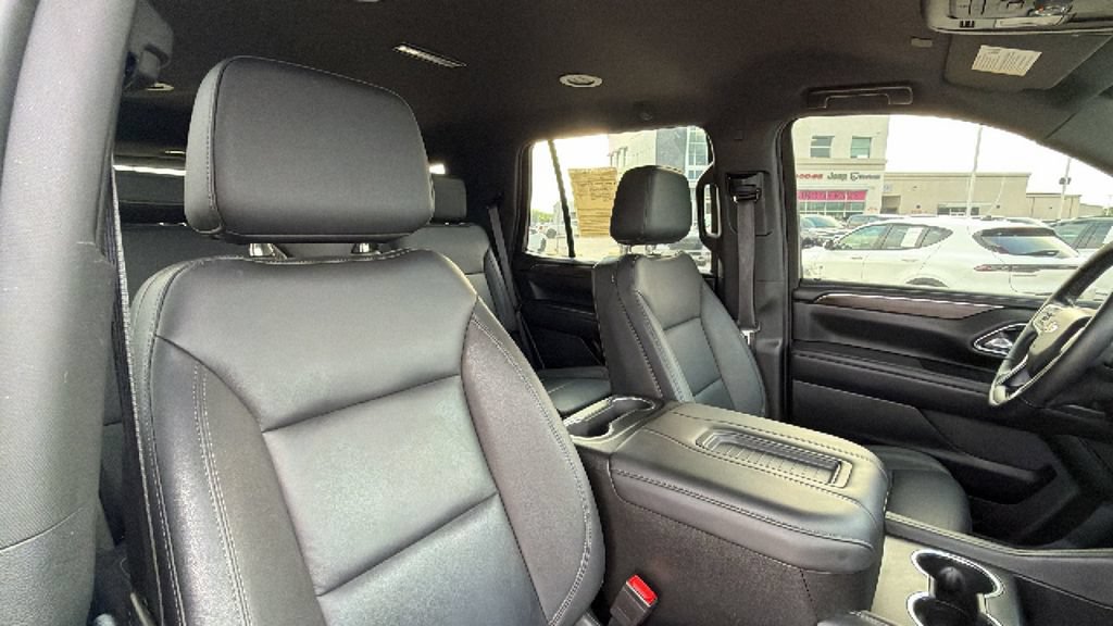 Used 2023 Chevrolet Tahoe LT w/ Luxury Package RWD image 33