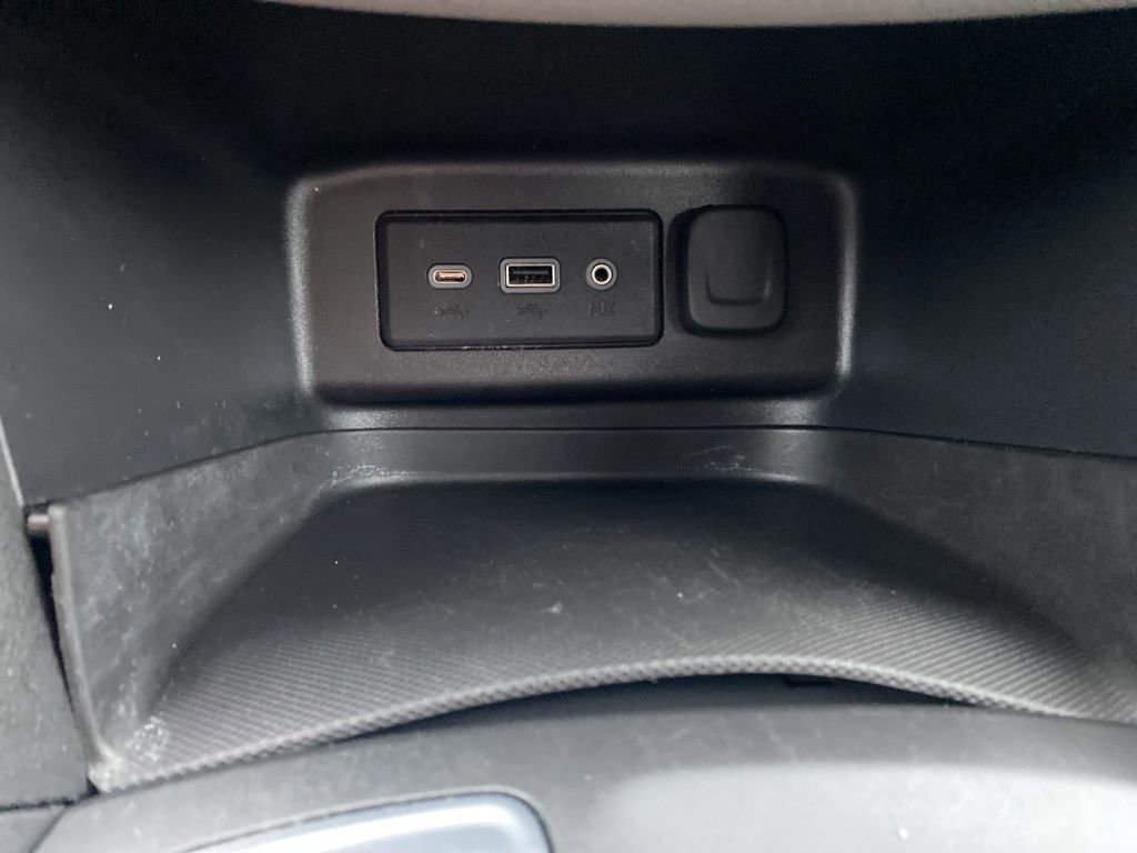 Used 2021 Chevrolet Equinox LS image 33