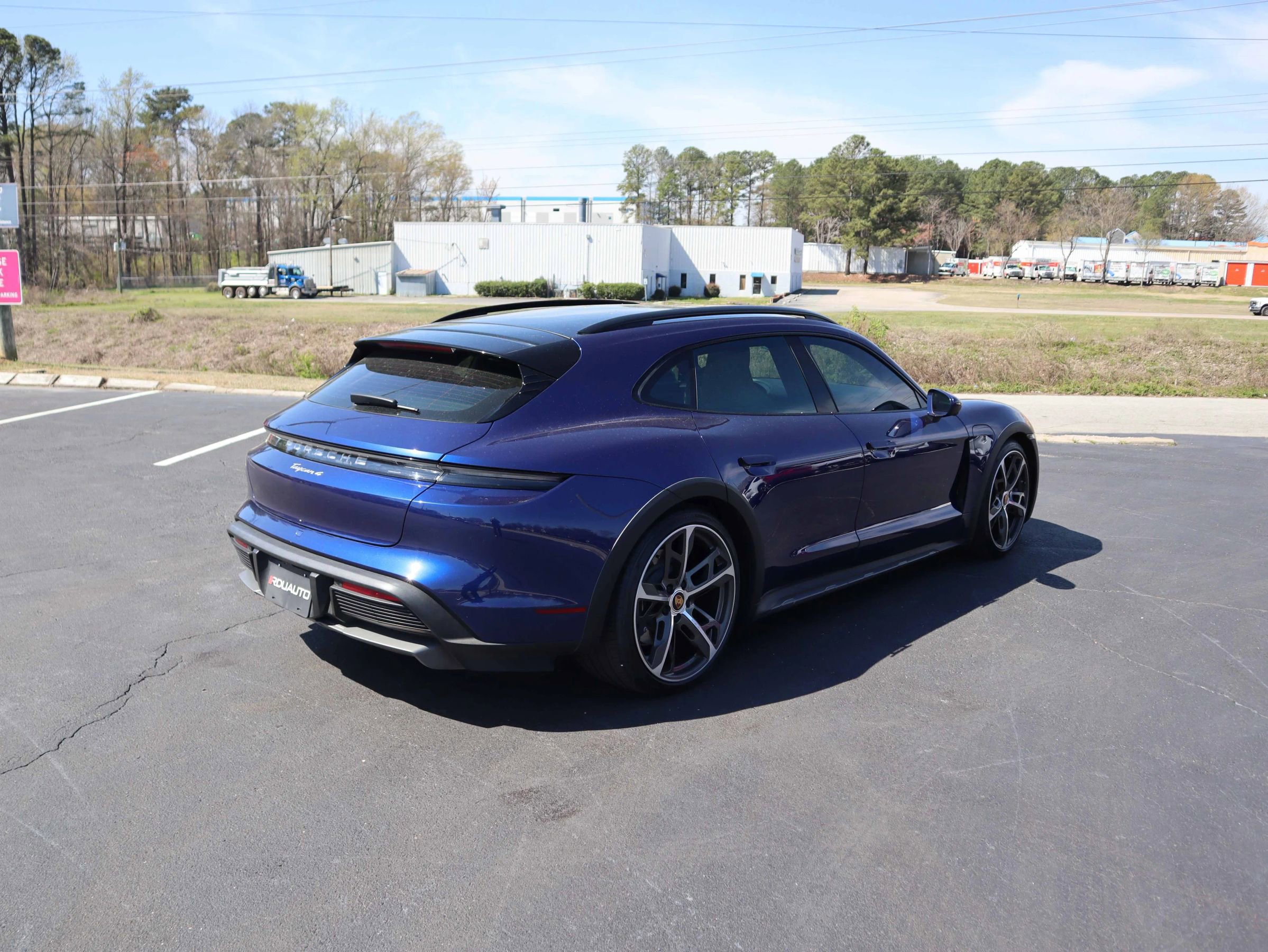 Used 2022 Porsche Taycan 4 Cross Turismo image 11