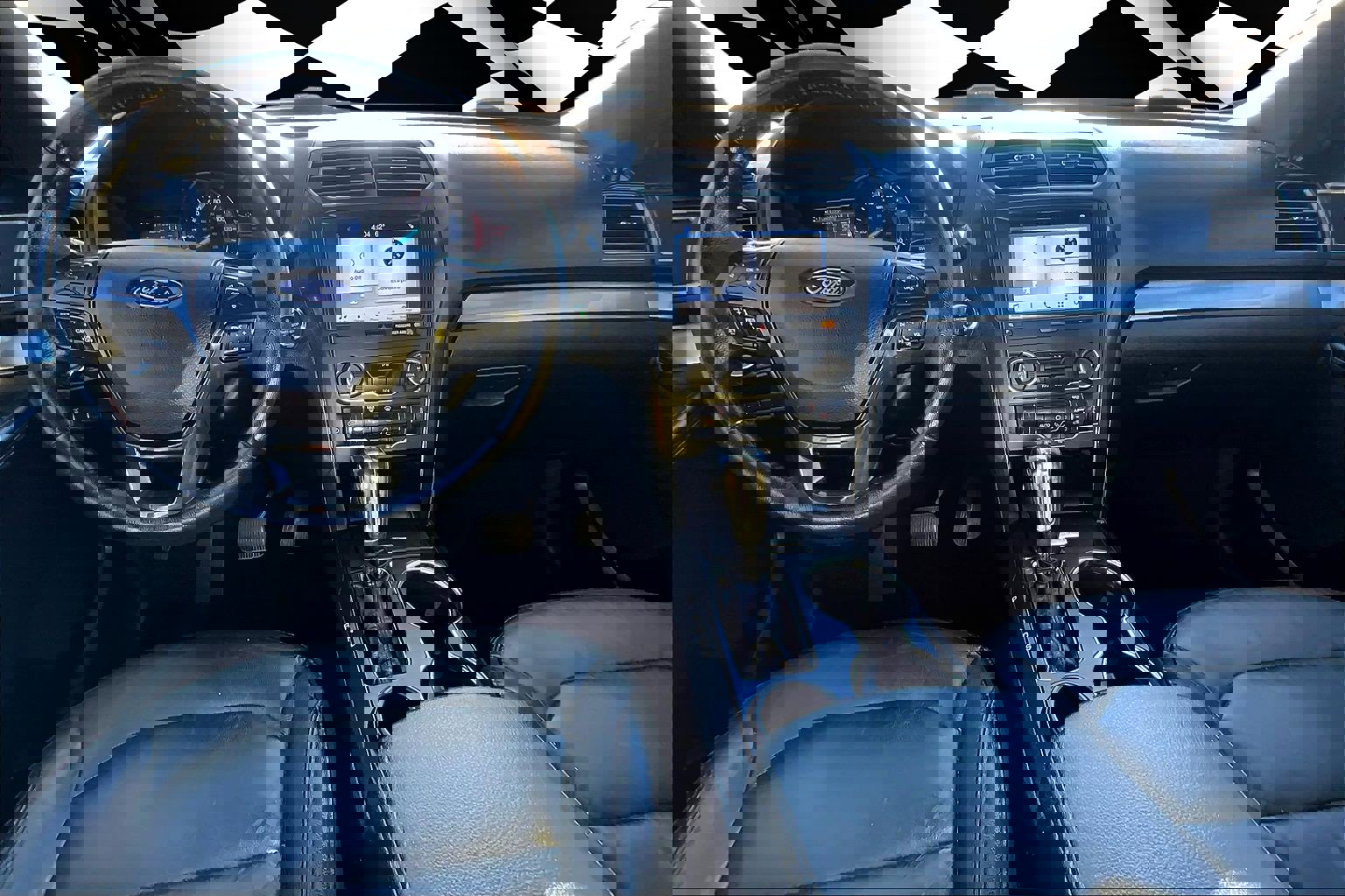 Used 2018 Ford Explorer XLT w/ Equipment Group 202A image 14