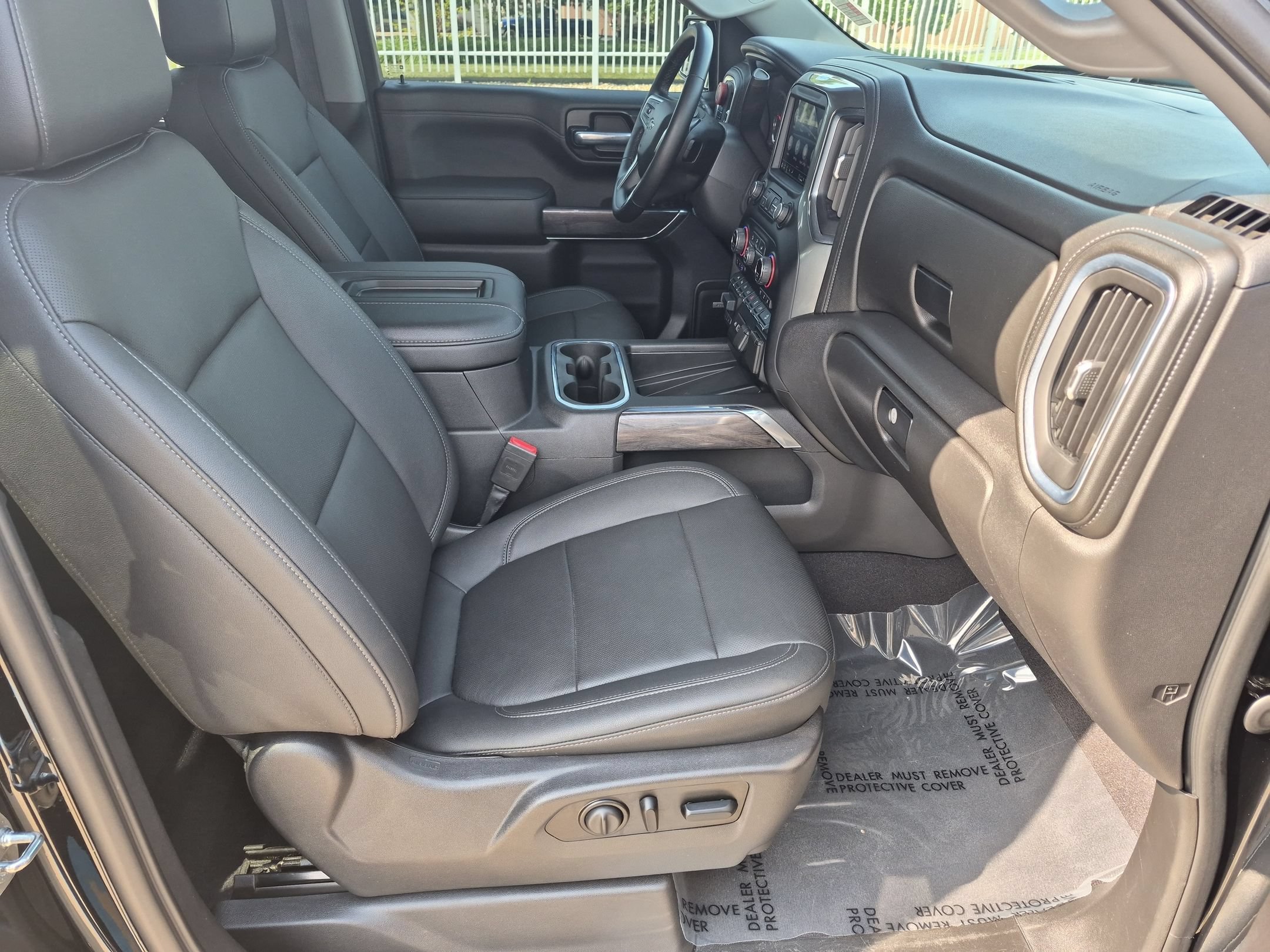 Used 2021 Chevrolet Silverado 1500 LTZ w/ LTZ Premium Package AWD/4WD image 30