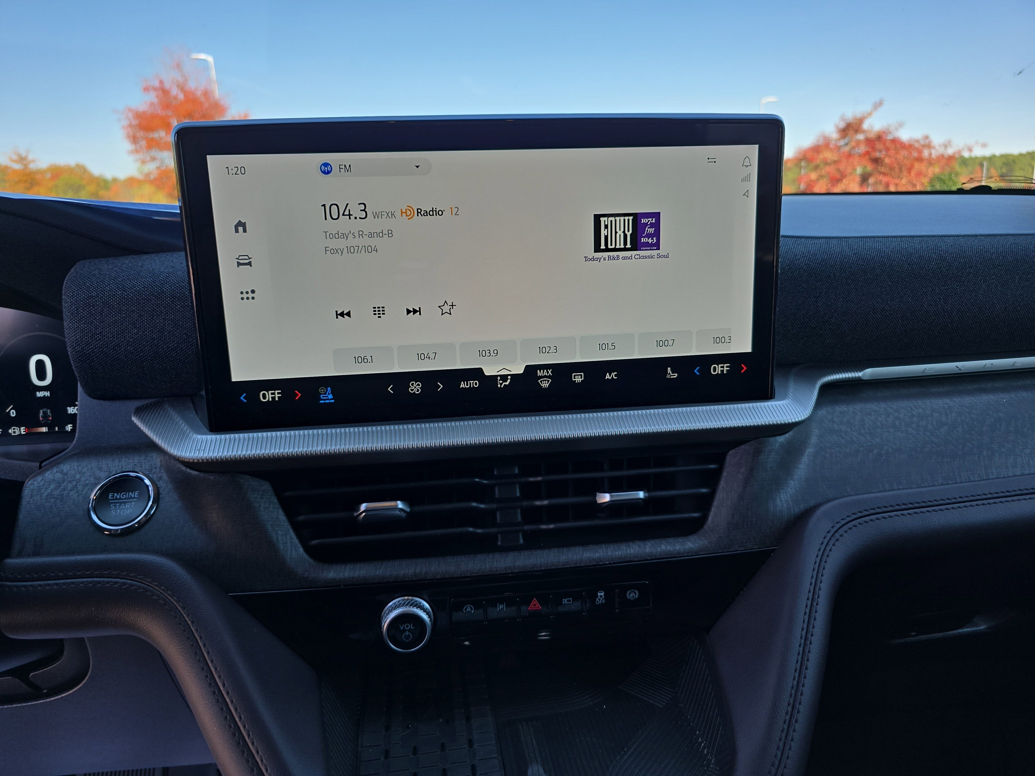 Used 2025 Ford Explorer Platinum w/ Ultimate Package image 19