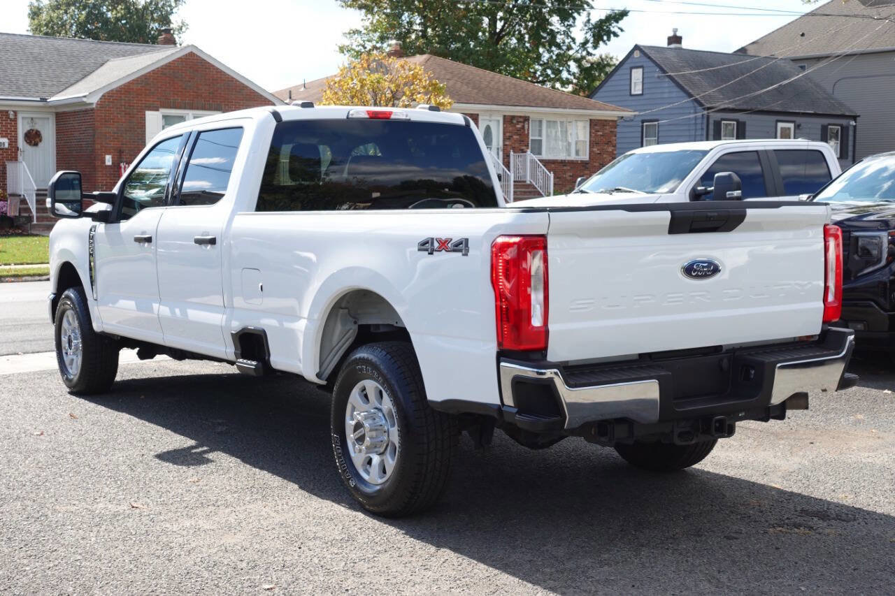 Used 2023 Ford F250 XLT image 2