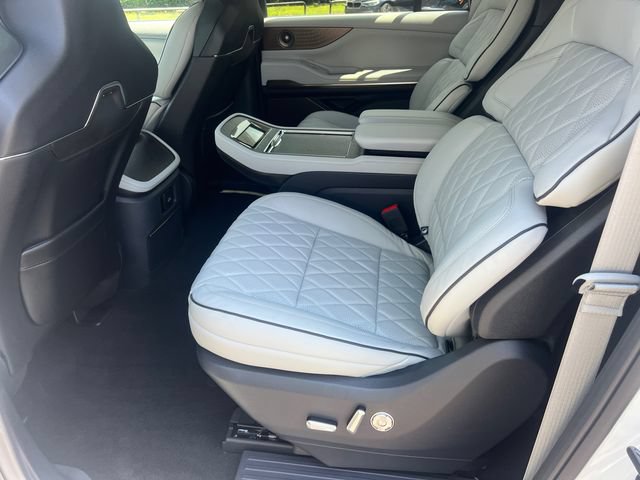 New 2027 Lincoln Navigator L Black Label AWD/4WD image 15