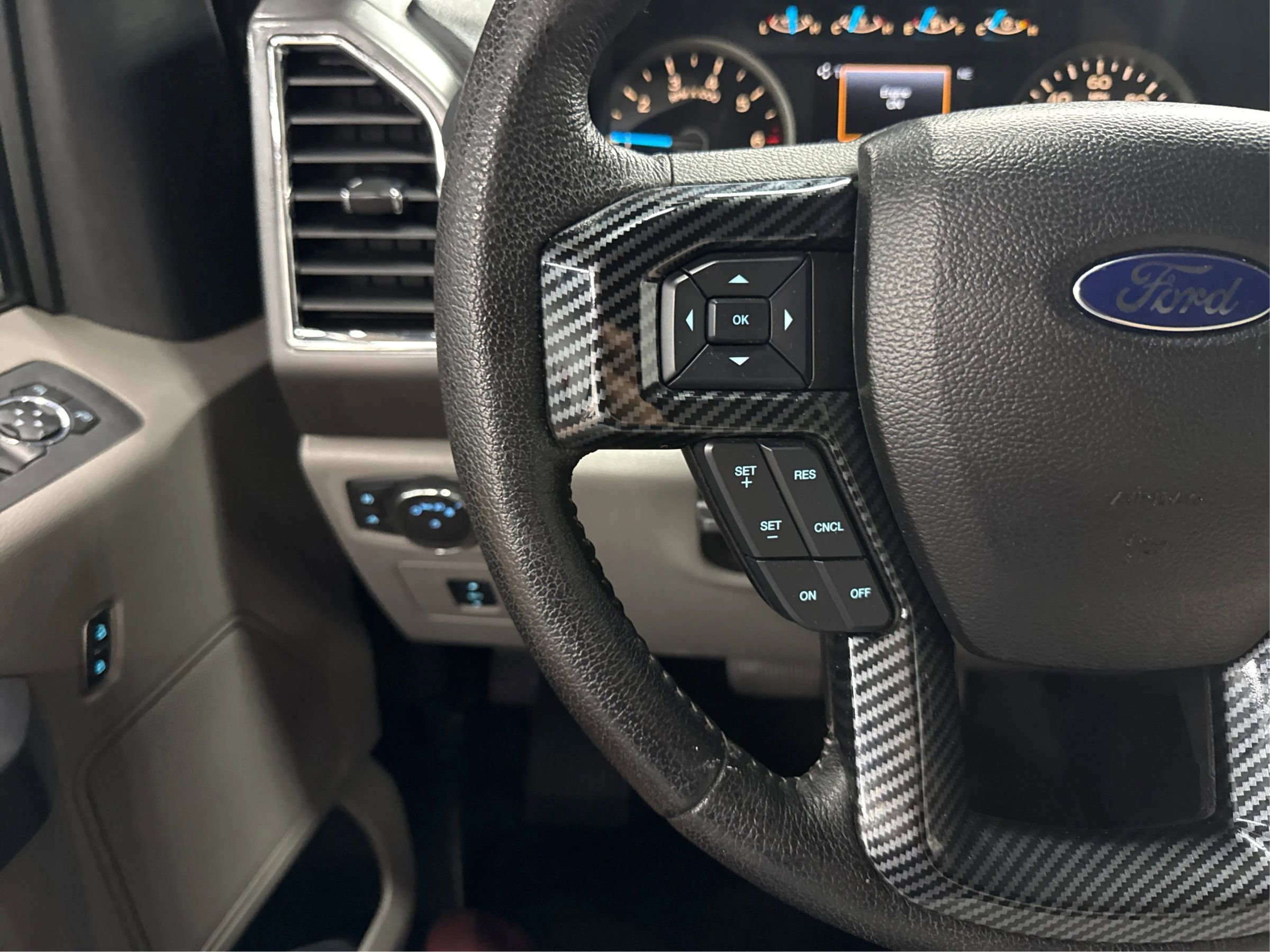 Used 2015 Ford F150 XLT w/ Equipment Group 302A Luxury RWD image 20