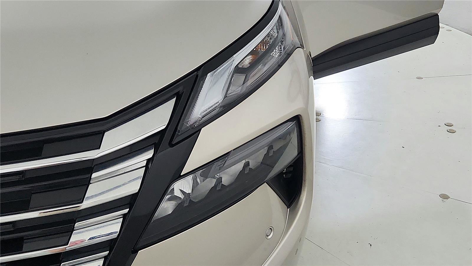 Used 2024 Nissan Rogue SL w/ SL Premium Package image 32