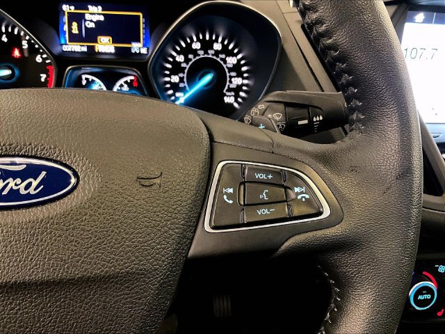 Used 2017 Ford Escape Titanium w/ Equipment Group 301A AWD/4WD image 18