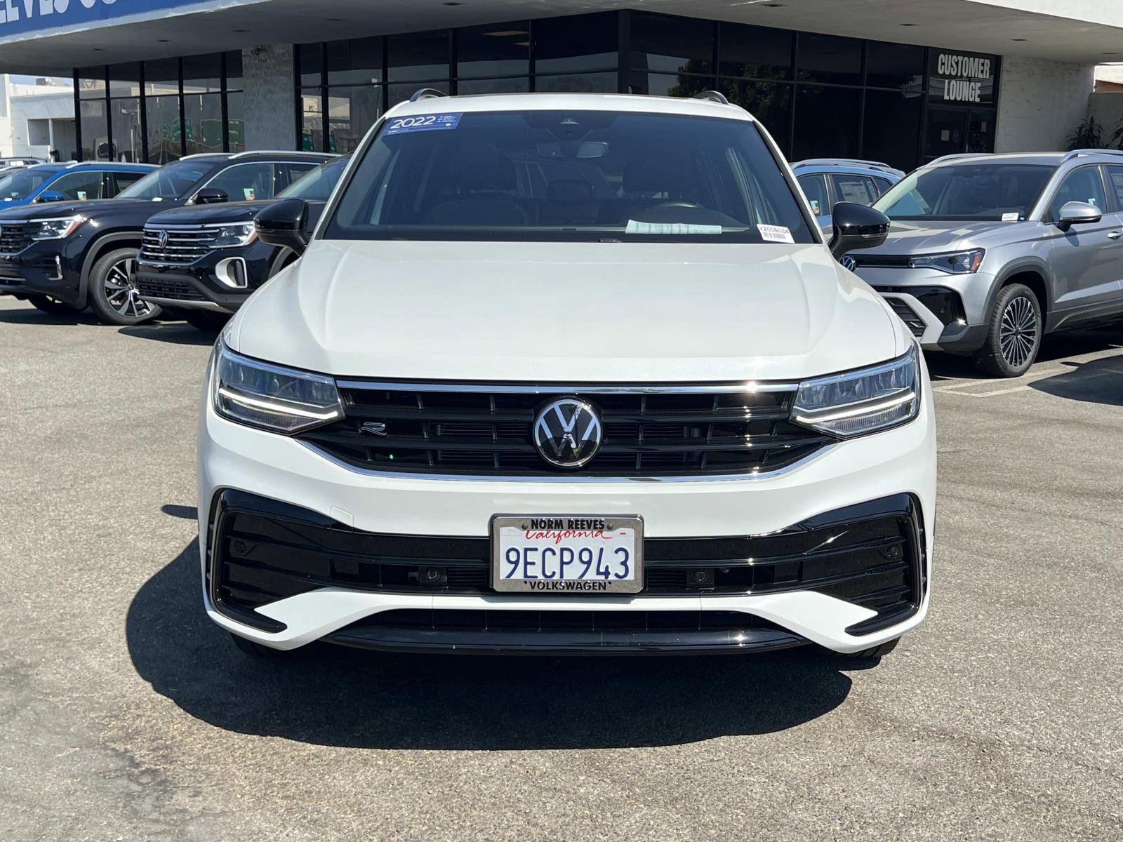Certified 2022 Volkswagen Tiguan SE R-Line image 29