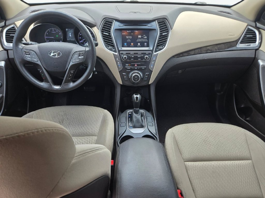Used 2017 Hyundai Santa Fe SE FWD image 18