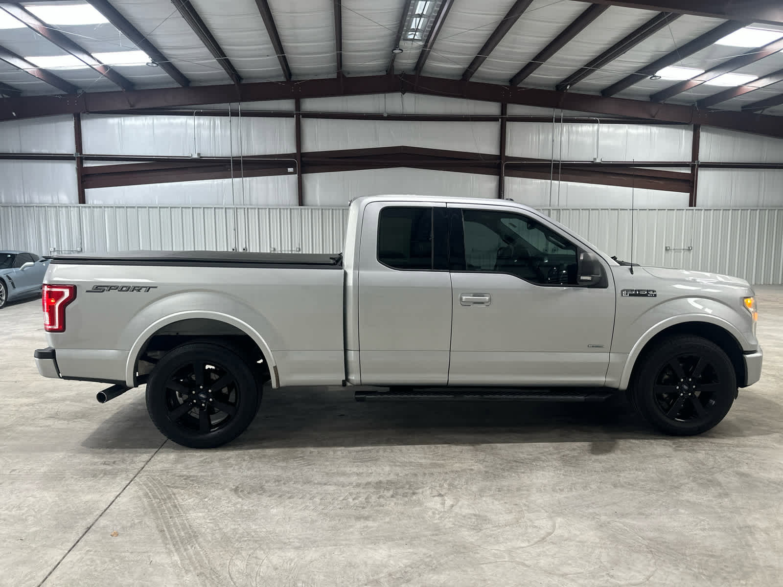 Used 2015 Ford F150 XLT w/ Equipment Group 302A Luxury RWD image 6
