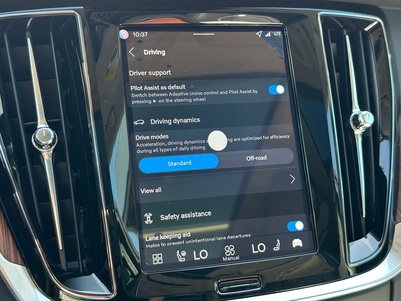 New 2026 Volvo V60 B5 Cross Country Plus w/ Climate Package image 31