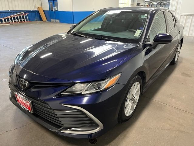 Used 2022 Toyota Camry LE FWD image 7