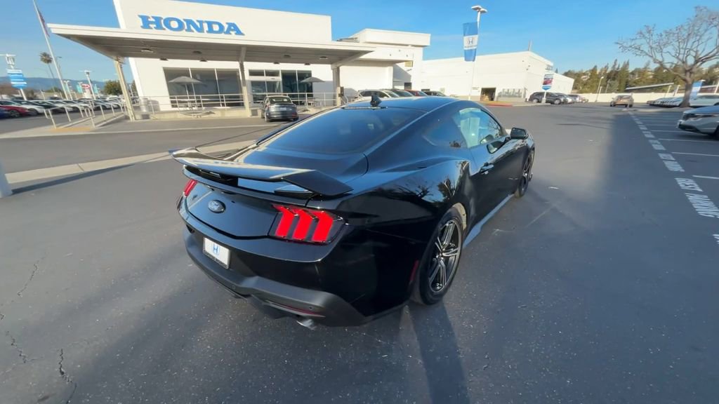 Used 2024 Ford Mustang Coupe image 8