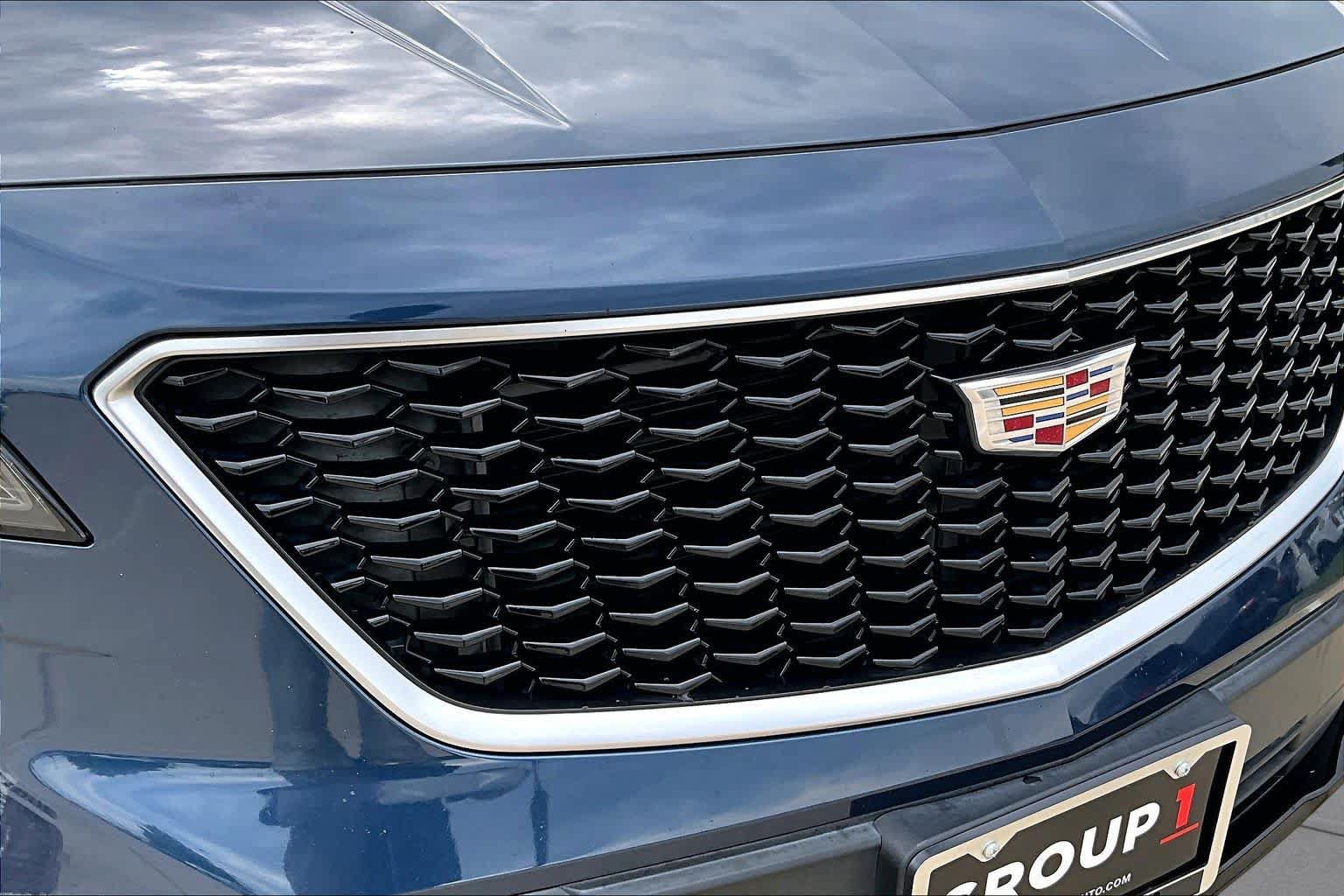 Used 2019 Cadillac XT4 Sport w/ Cold Weather Package AWD/4WD image 28