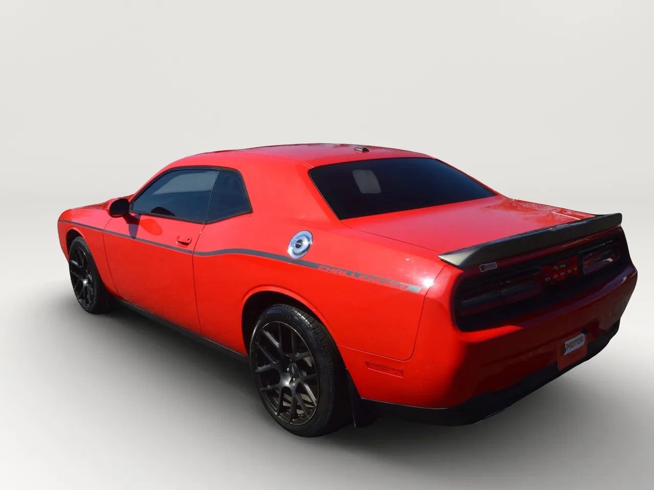 Used 2015 Dodge Challenger SXT w/ Driver Convenience Group RWD image 7