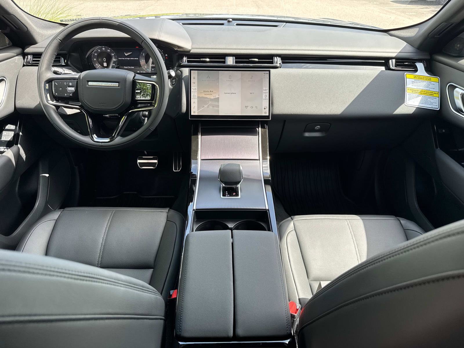 New 2026 Land Rover Range Rover Velar Dynamic SE image 16