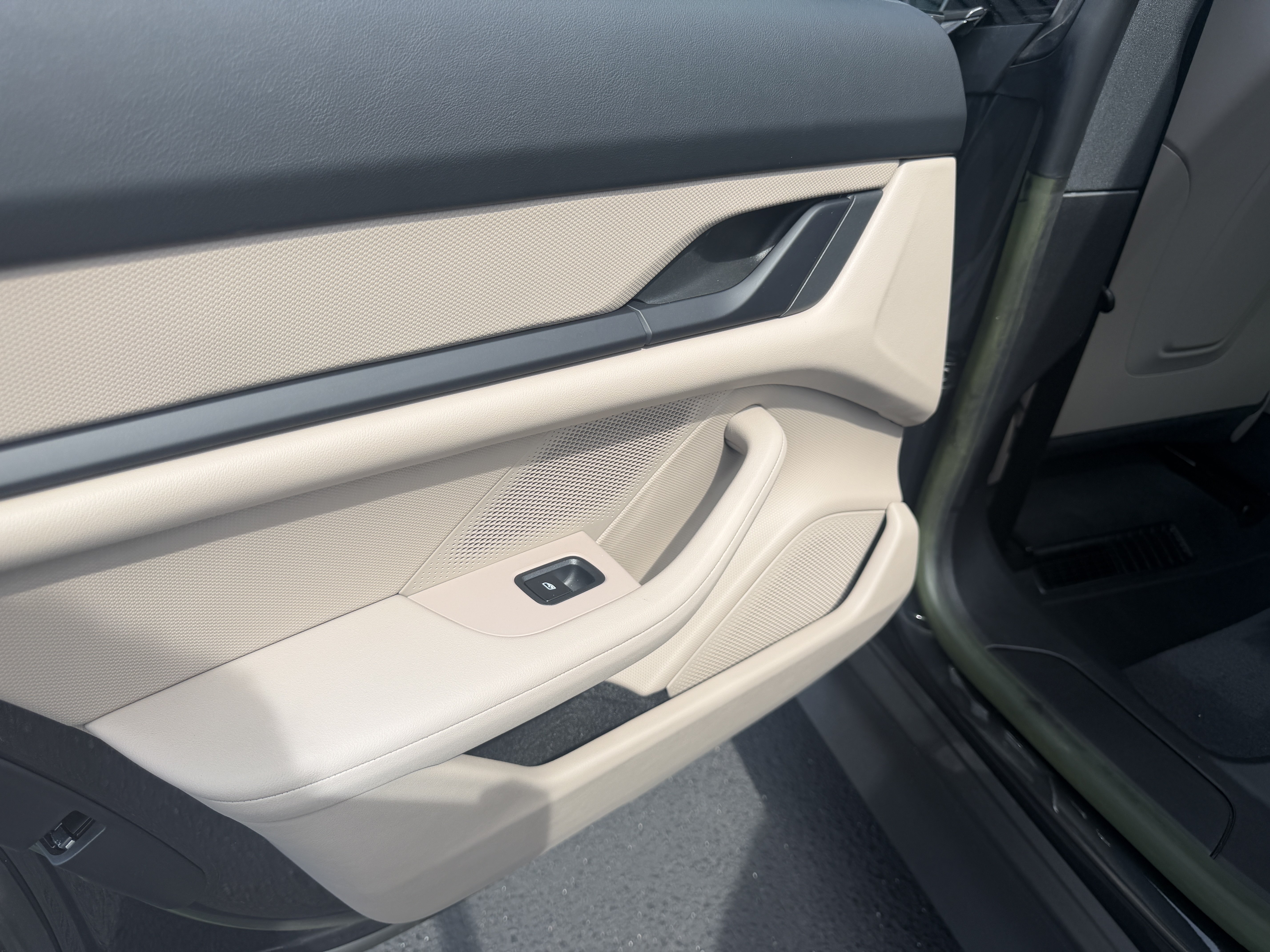 Certified 2023 Porsche Taycan RWD image 26