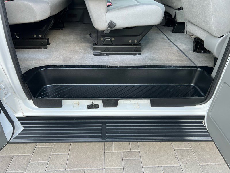 Used 2012 Ford E-350 and Econoline 350 XLT image 16